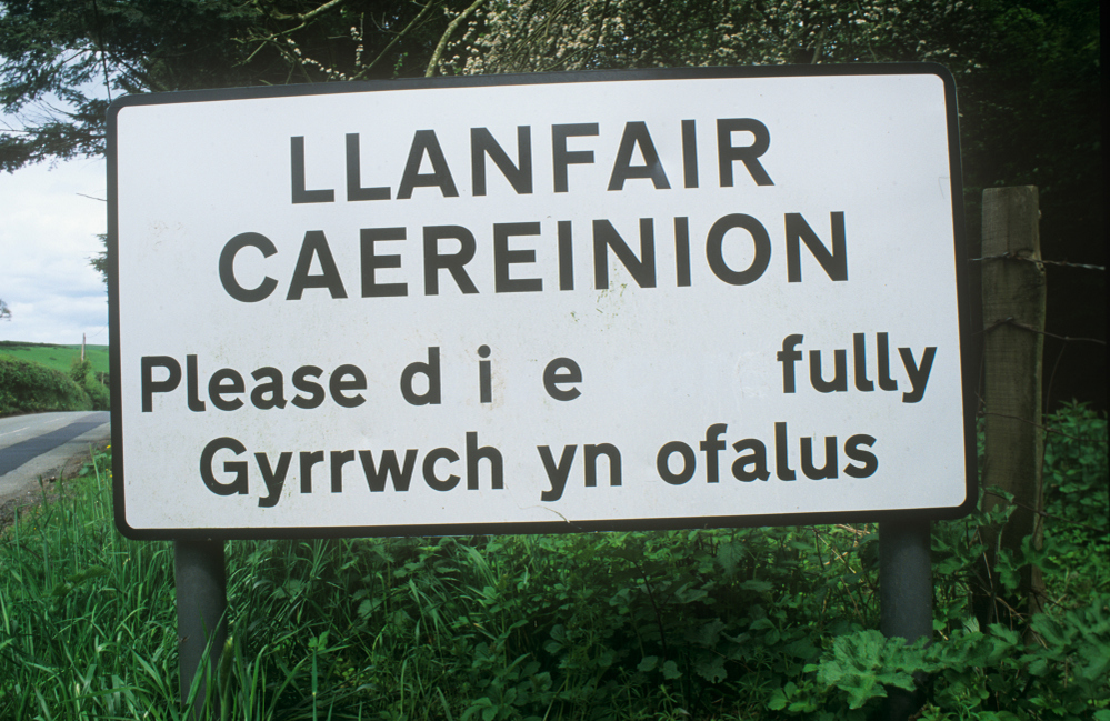 Llanfair Caereinion Please Die Fully